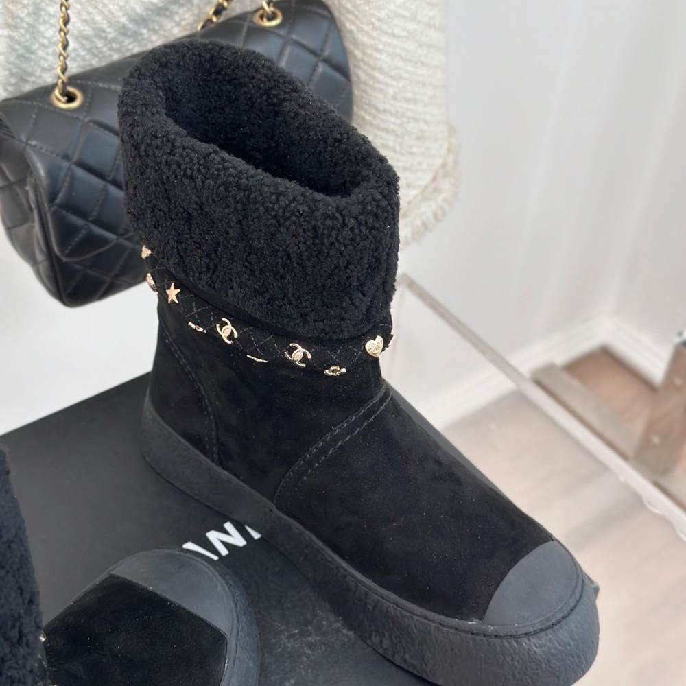 CHANEL Black Winter & Rain Boots - Picture 5 of 9